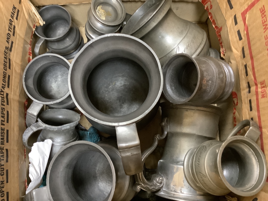 A quantity of mixed pewter